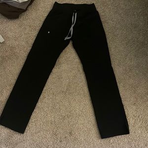 Small Figs black scrubs